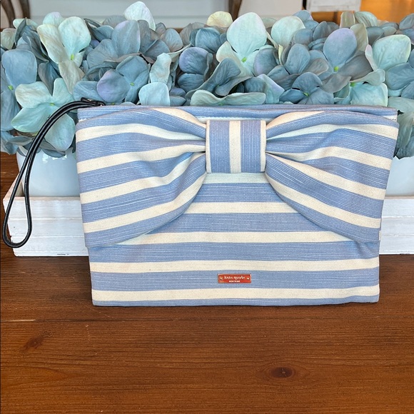 kate spade Handbags - Kate Spade On Purpose Sailing Stripe Bow Wristlet.
